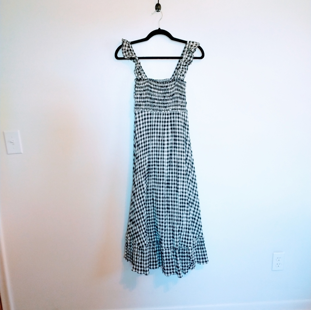 Max Studio midi dress higher black and white print, lined.  Shirred top with ruf